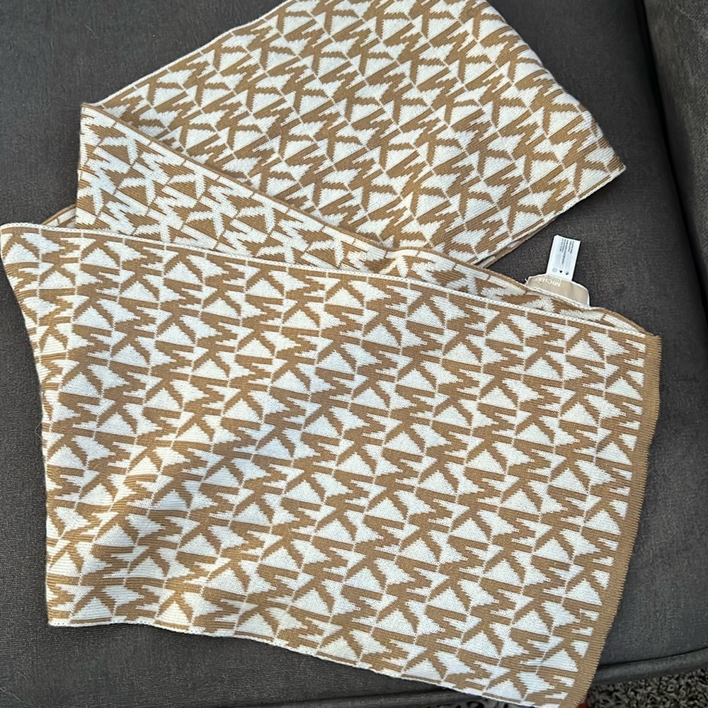 Michael Kors scarf